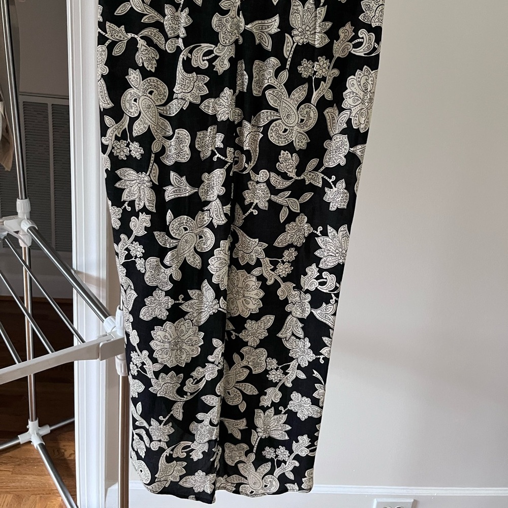 ZARA BLACK AND CREAM FLORAL PRINT ASYMMETRICAL MIDI SKIRT /Size XS - Picture 10 of 11